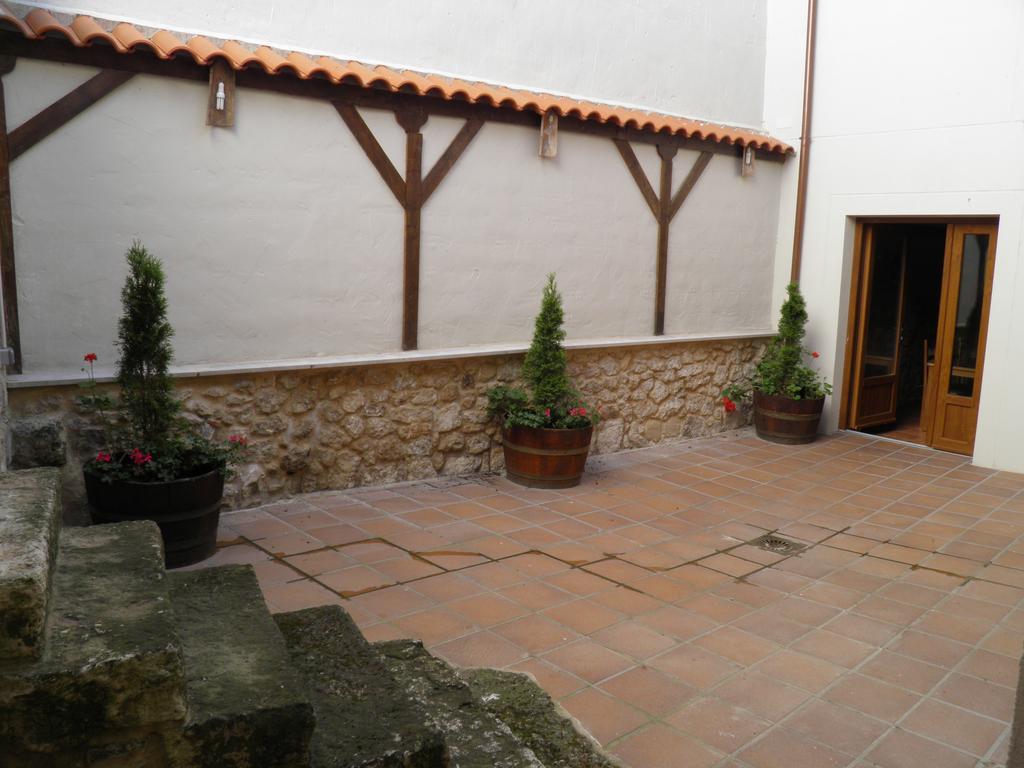 Apartamentos Turísticos Peñafiel Exterior foto